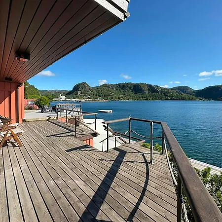 Retro House With Jetty In Aptafjorden Semesterbostad Farsund