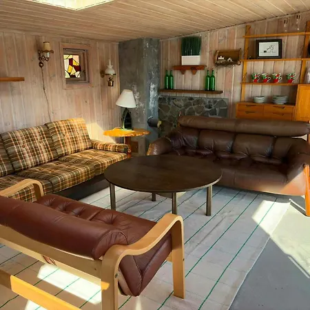 Semesterbostad Retro House With Jetty In Aptafjorden *