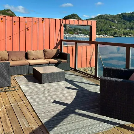 Retro House With Jetty In Aptafjorden Semesterbostad